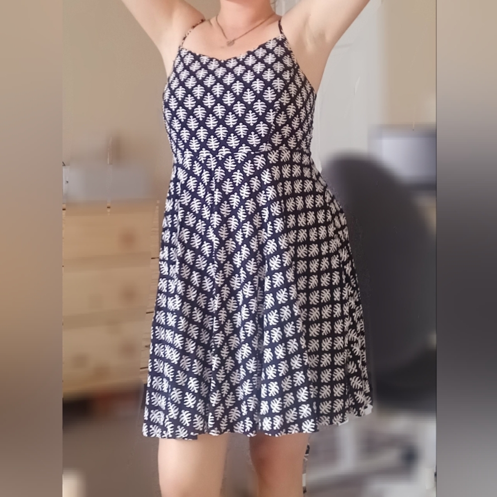 Old navy black and white floret pattern cami dress